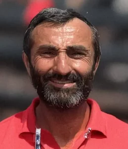 Portrait homme gérant équipe de nettoyage Atlantic Propreté